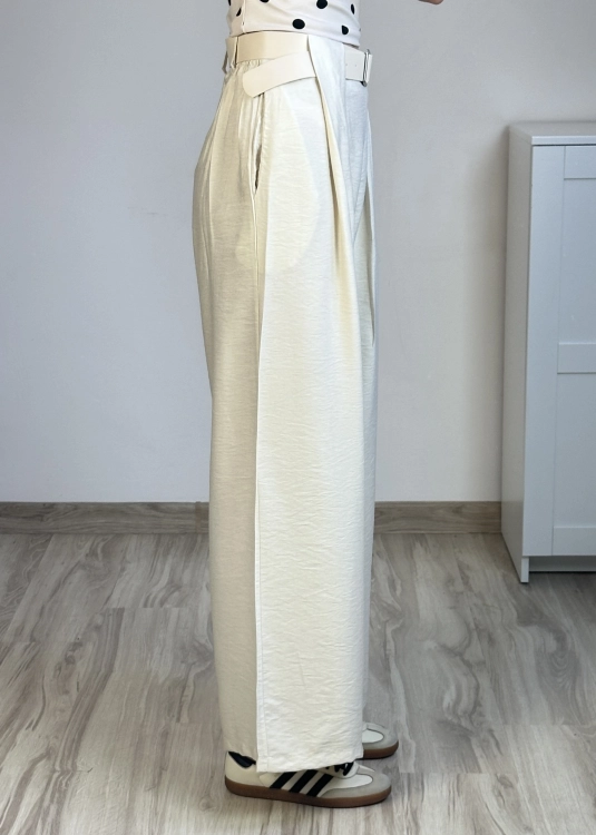 wiskozowe spodnie damskie wide leg z paskiem wysokim stanem lekkie przewiewne spodnie modna stylizacja damska spodnie damskie eleganckie szerokie nogawki wiskoza pasek stylowy look na lato outfit damski sklep internetowy
