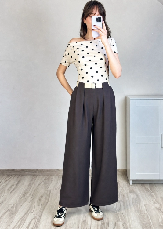 modne spodnie damskie wide leg z paskiem lekkie spodnie na lato styl casual elegancki outfit spodnie damskie z wysokim stanem szerokie nogawki wiskoza eleganckie spodnie do pracy i na co dzień