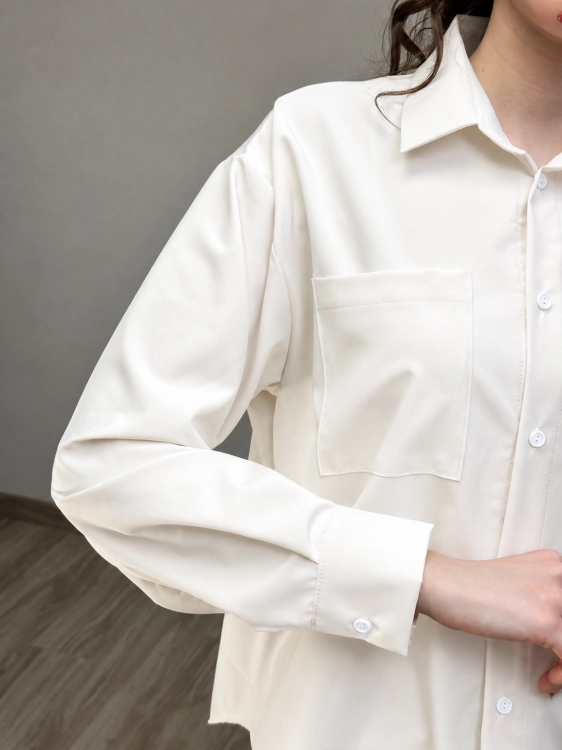 koszula damska śmietankowa luźna polska produkcja koszula damska oversize elegancka minimalistyczna koszula damska klasyczna gładka basic stylizacja