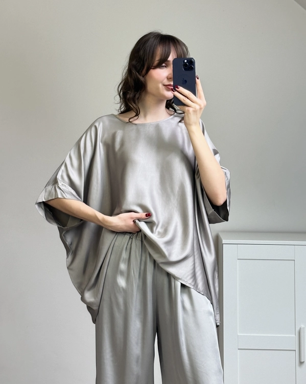bluzka oversize damska premium elegancka casual stylizacja satynowa bluzka damska lekka przewiewna stylizacja codzienna