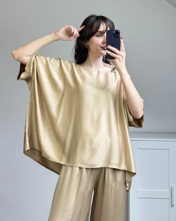 satynowa bluzka damska luźny fason premium stylizacja bluzka damska oversize elegancka do spodni i spódnicy stylizacja