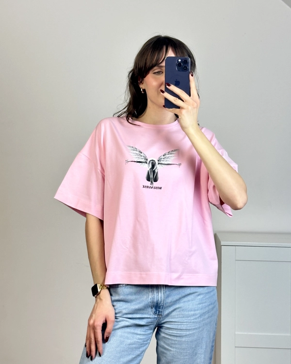 luźny t-shirt damski z nadrukiem anioła, bawełniana koszulka polskiej produkcji koszulka damska o swobodnym kroju z delikatnym nadrukiem anioła