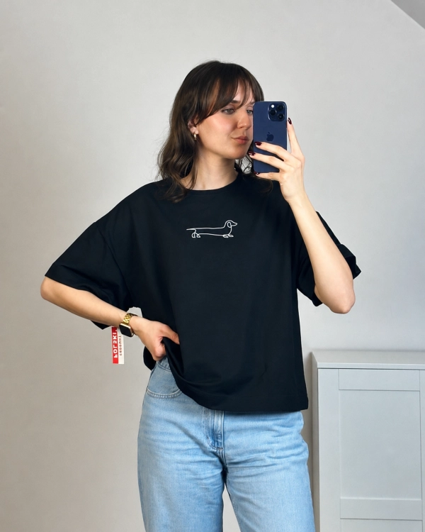 t-shirt z nadrukiem jamnika polska produkcja koszulka bawełniana z nadrukiem jamnika luźny krój