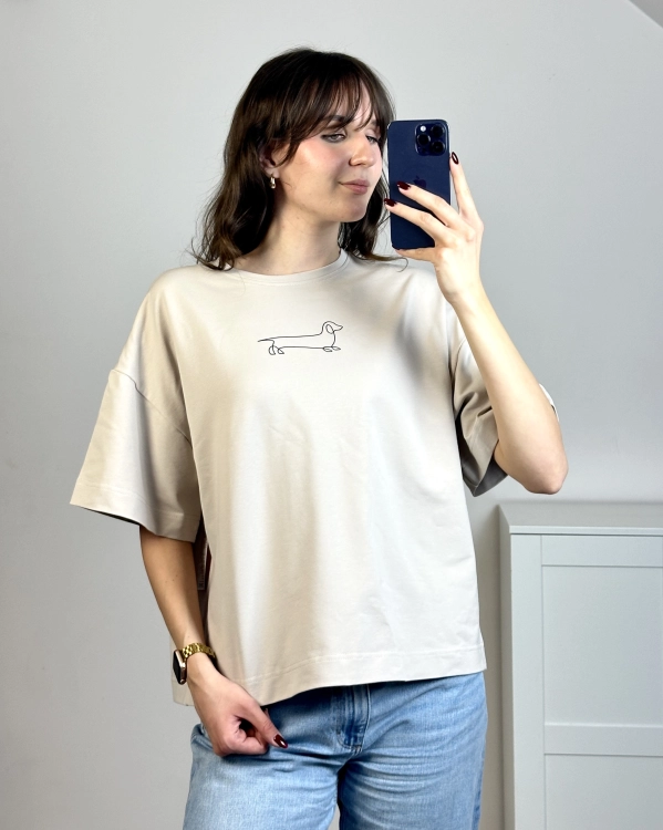 t-shirt z nadrukiem jamnika polska produkcja koszulka bawełniana z nadrukiem jamnika luźny krój