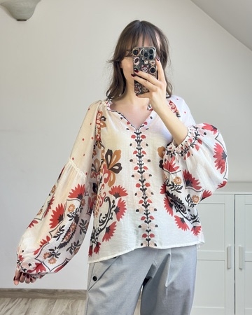 bluzka boho wzór etno luźny krój stylizacja codzienna wiskozowa bluzka z szerokimi rękawami wzorzysta styl boho