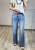jasne jeansy damskie z haftem w wisienki szeroka nogawka luźny fason modne spodnie denim casual jeansy wide leg damskie jasny denim z wisienkami haftowane spodnie wygodne stylizacja na co dzień