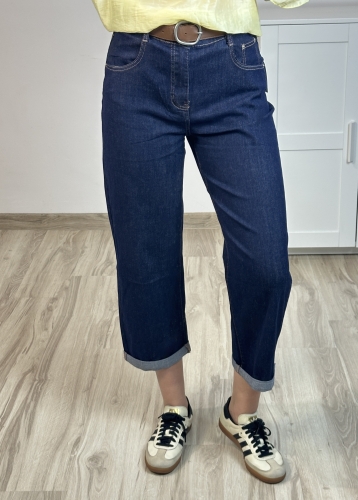 Lekkie jeansy z prostą nogawką – granatowe Granatowe jeansy damskie z cienkiego denimu