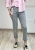 elastyczne jeansy mom fit damskie szare na wiosne i lato wygodne z miękkiego dżinsu