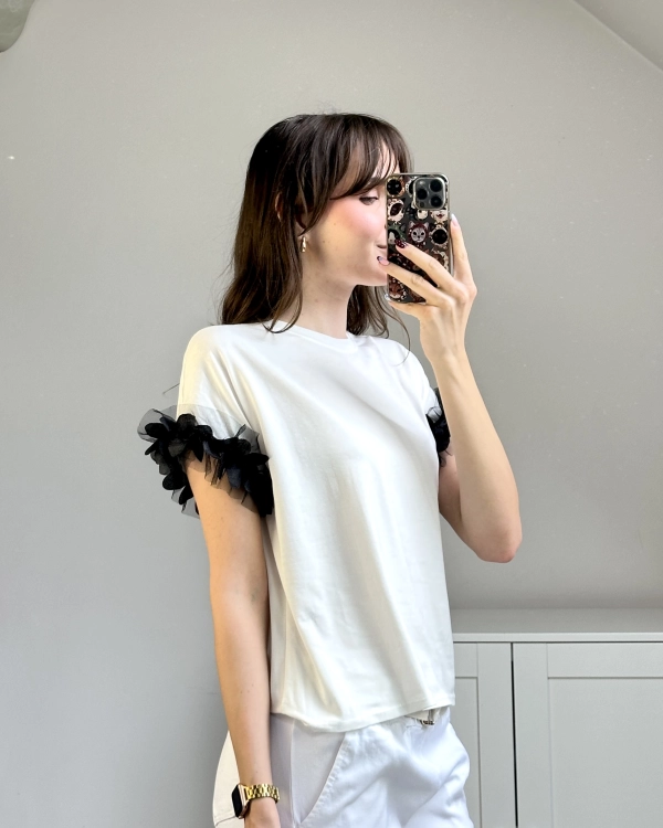 Casualowy T-shirt bawełniany z efektownym tiulem