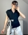 Czarna bluzka kopertowa z wiskozy z apaszką w talii Elegancka czarna bluzka kopertowa damska