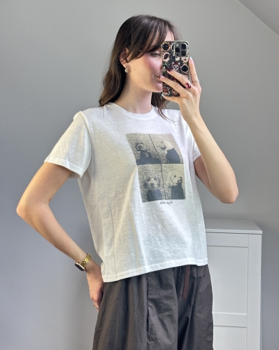 Damski biały T-shirt z grafiką psów i krótkim rękawem Bawełniana koszulka damska z oryginalnym nadrukiem psów