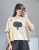 Wygodny T-shirt damski z tkaninową aplikacją drzewa na przodzie