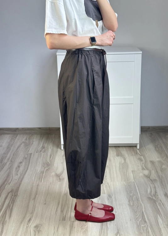 Stylowe culotte z wysokim stanem i paskiem Damskie szerokie spodnie culotte z praktycznymi kieszeniami