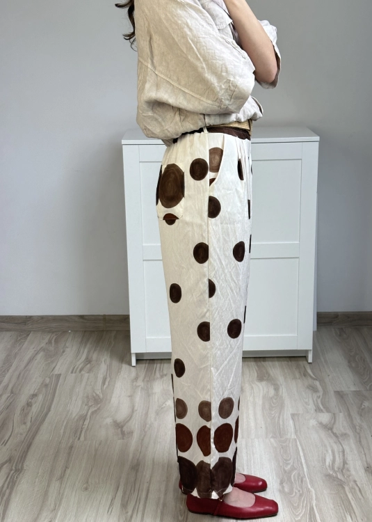 spodnie wiskozowe w brązowe grochy eleganckie spodnie z wiskozy na lato