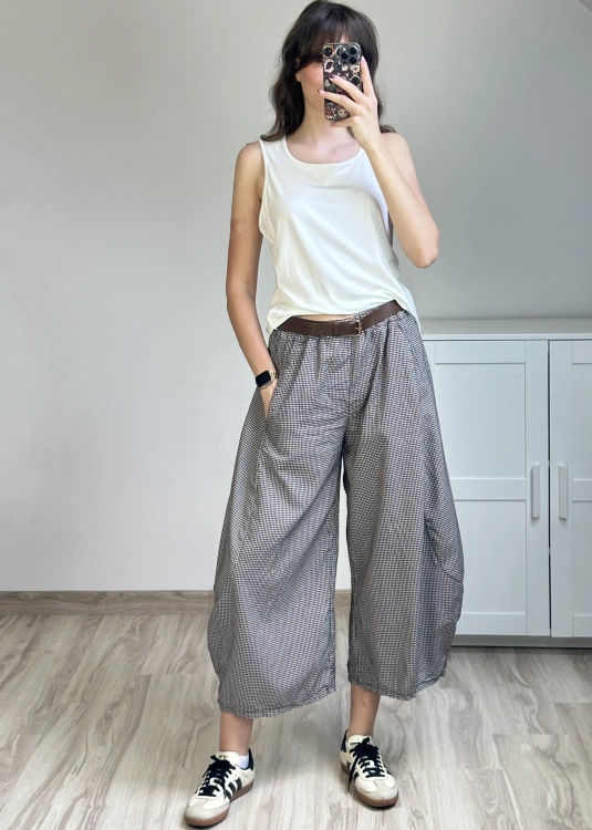 Spodnie culotte barrel w brązową kratkę z szeroką nogawką Bawełniane spodnie culotte barrel w drobną kratkę