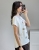 Bawełniana koszulka ecru z kawowym printem T-shirt casual ecru z nadrukiem ziaren kawy