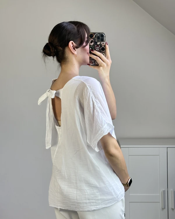Minimalistyczna bluzka z bawełny do letnich stylizacji
