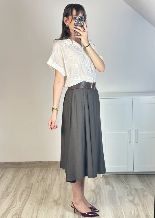 Elegancka spódnica midi z paskiem w zestawie