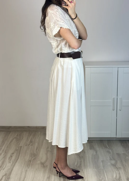 Elegancka spódnica wiskozowa w kolorze śmietankowym
