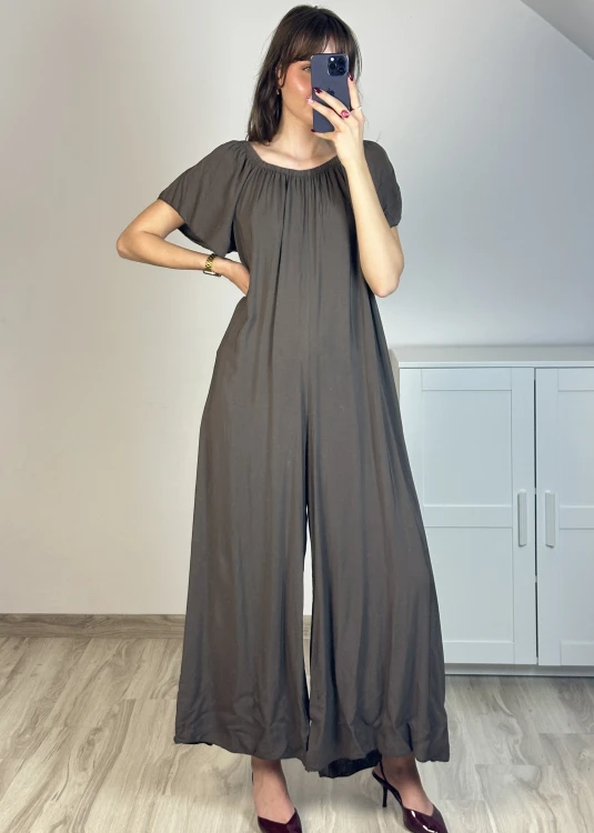 Kobiecy kombinezon wide leg do eleganckich stylizacji