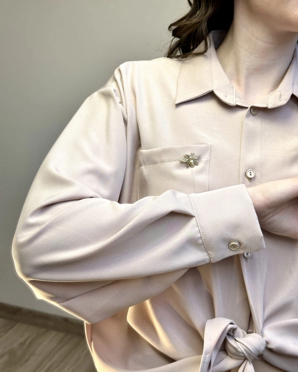 Beżowa koszula oversize polski producent SissyShop zbliżenie na mankiet