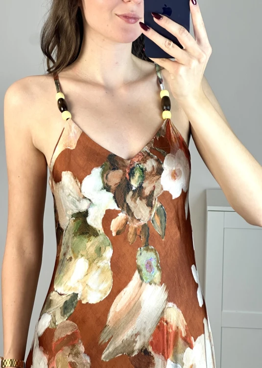 Elegancka sukienka maxi z wiskozy ceglana