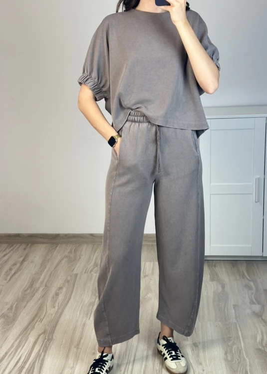 Dres damski z bluzką oversize i spodniami barrel fango