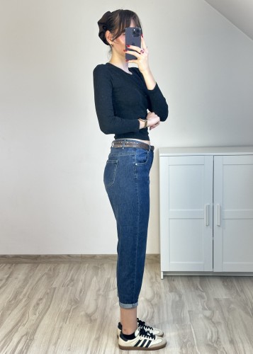 Niebieskie jeansy mom fit damskie