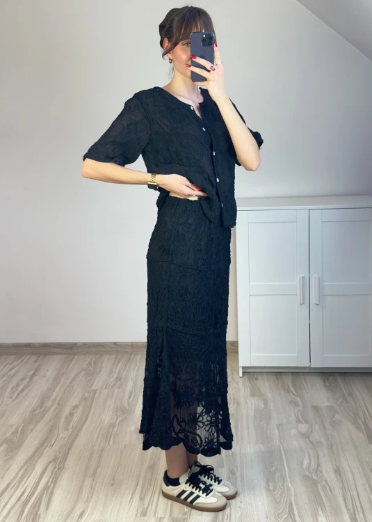 Elegancki czarny komplet z ażurowym haftem