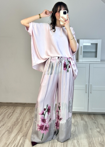 satynowa bluzka damska róż wiskoza luźny krój styl elegancki casual outfit damski
