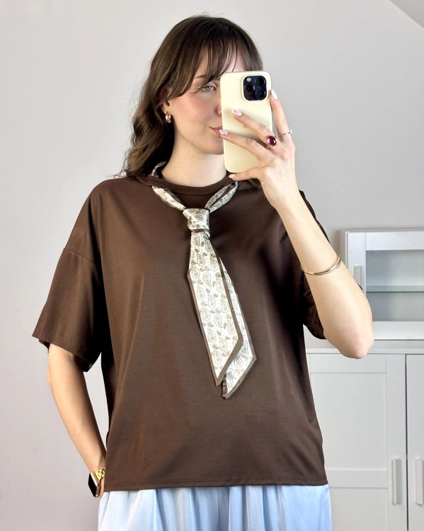 bluzka damska luźna z apaszką styl smart casual kobiecy look modne ubrania