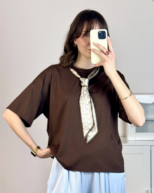 bluzka damska oversize apaszka styl minimalistyczny elegancki moda damska