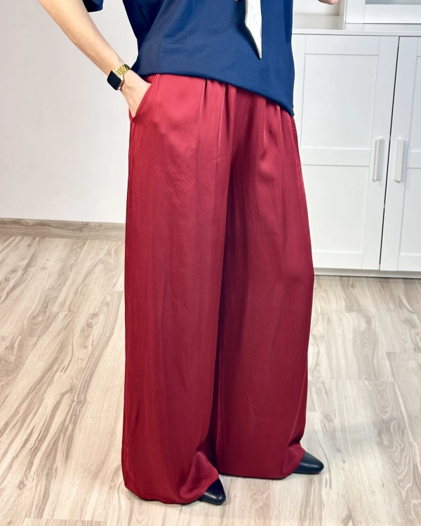 spodnie damskie eleganckie satynowe szerokie modne spodnie damskie outfit styl bordowe