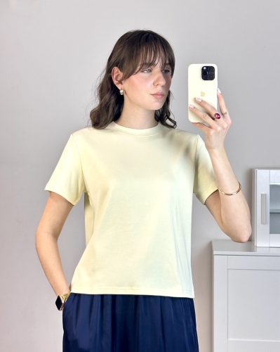 t shirt damski pastelowy żółty basic dopasowana koszulka damska modna styl minimalistyczny