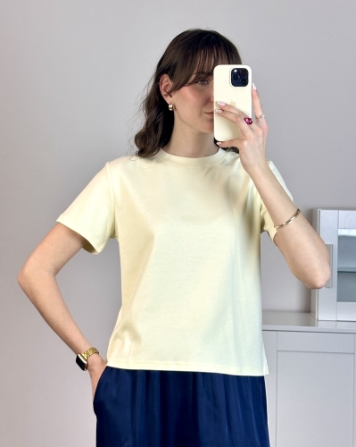 t shirt damski dopasowany pastelowy kolor modne ubrania damskie wygodny styl