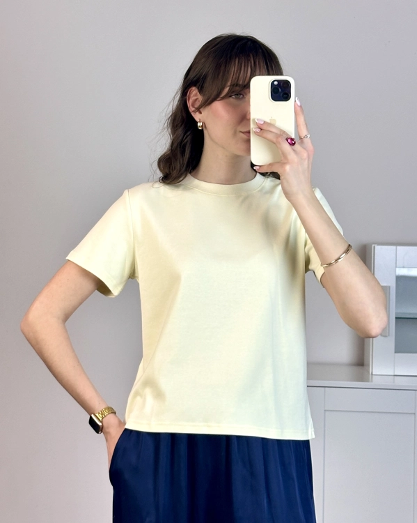 t shirt damski dopasowany pastelowy kolor modne ubrania damskie wygodny styl