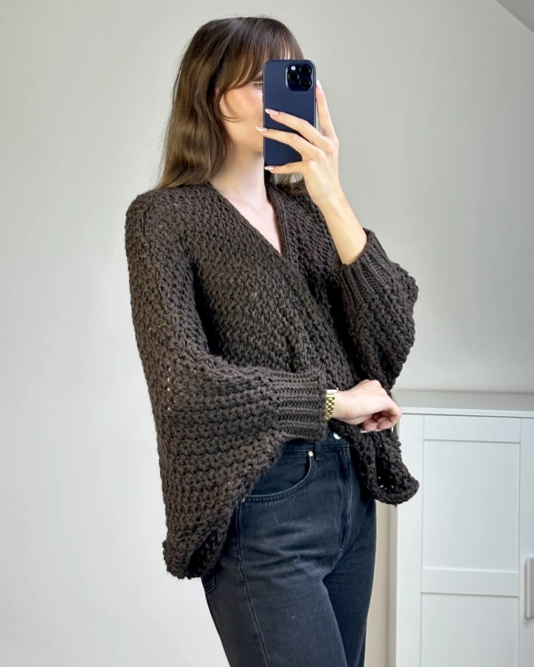 Ciepły sweter poncho z dodatkiem alpaki
