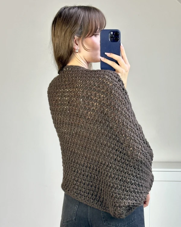 Sweter poncho z dekoltem w serek