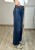 Jeansy wide leg z ozdobnymi przeszyciami – granatowe