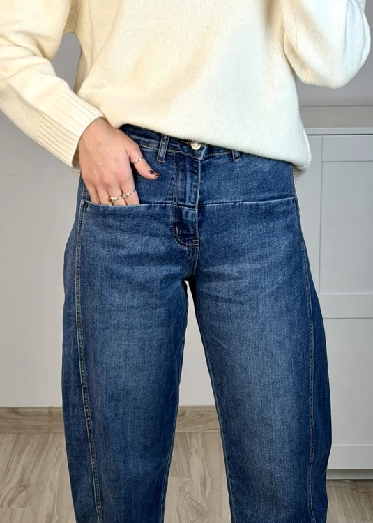 Niebieskie jeansy banana fit z wysokim stanem