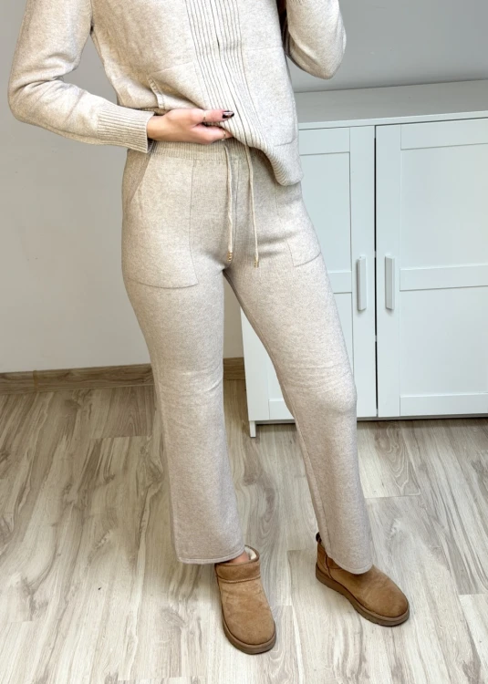 Beżowy komplet bluza z kapturem i spodnie