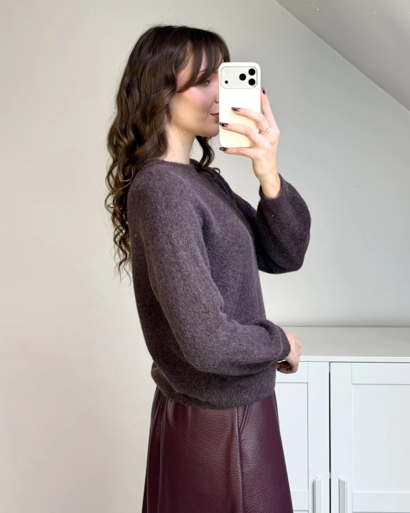 Brązowy sweter damski z alpaką Suri