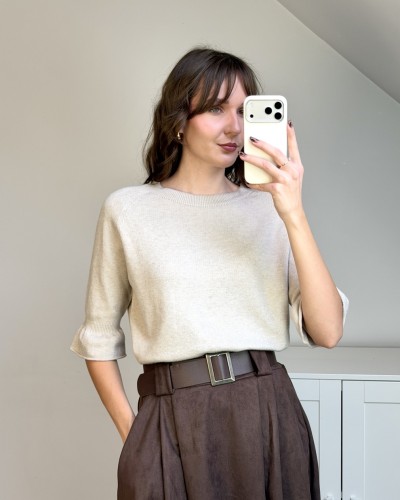 Beżowy sweter z wiskozą i rękawem 3/4