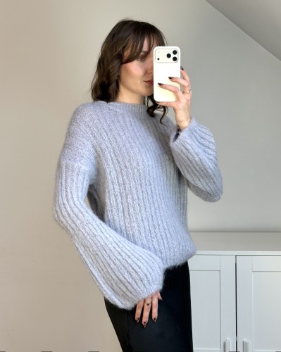 miękki sweter z moherem i wełną