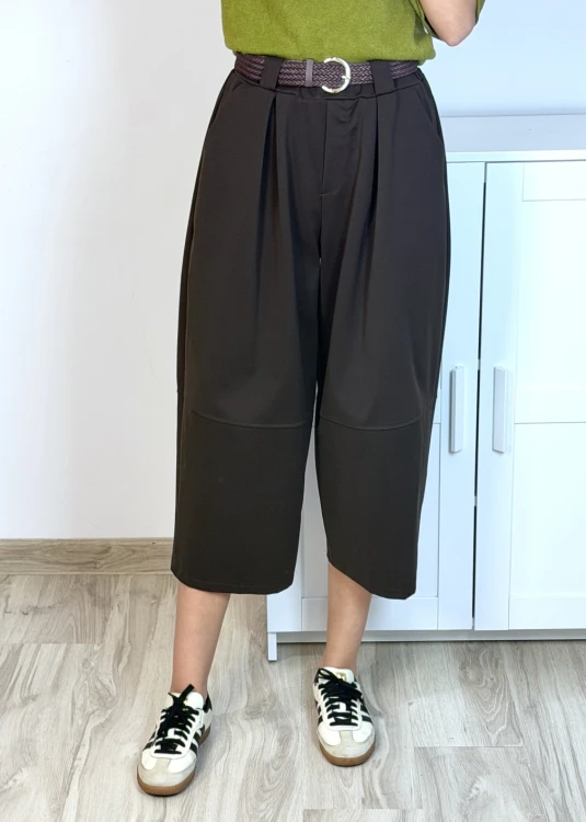 Eleganckie spodnie culotte w kolorze brązowym z paskiem