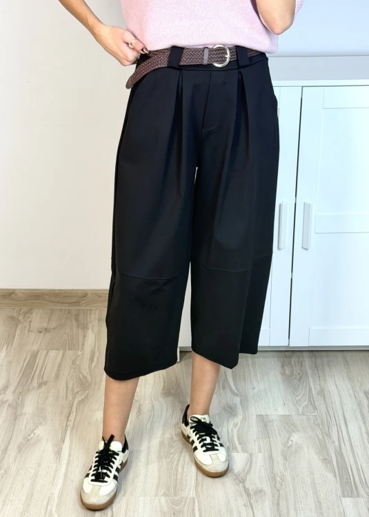 Spodnie culotte czarne z paskiem