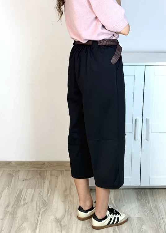 Eleganckie spodnie culotte czarne z paskiem