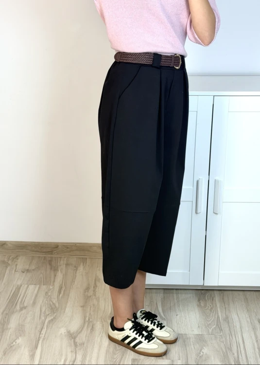 Damskie spodnie culotte czarne z paskiem