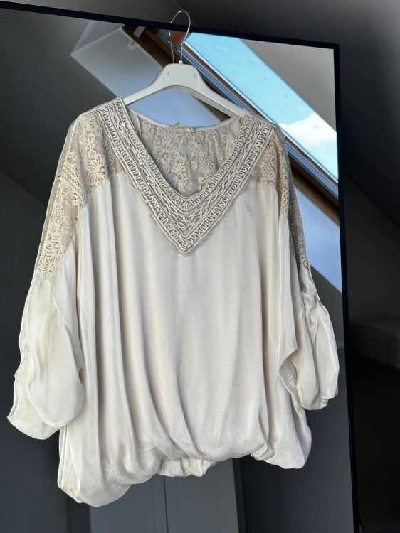 Bluzka jedwabna z gumką w talii Beżowa bluzka elegancka damska