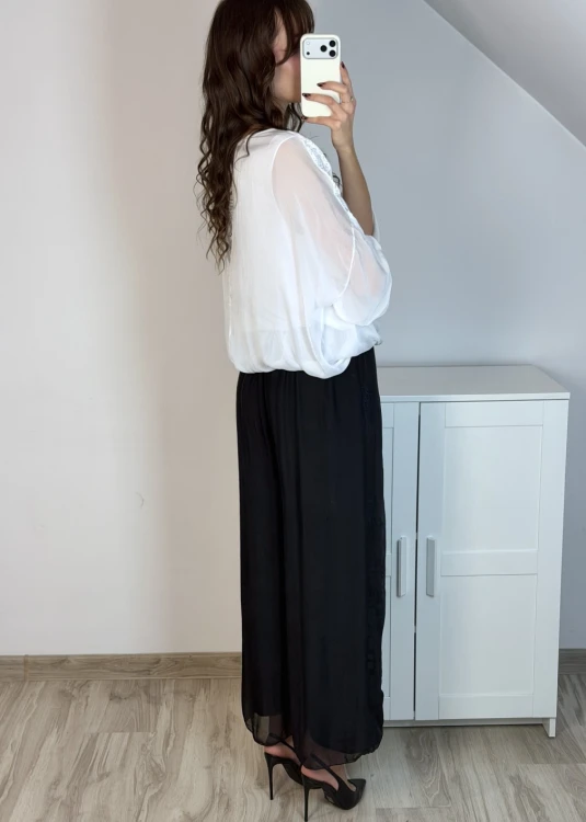 Lekkie spodnie z jedwabiu z haftowanym wzorem